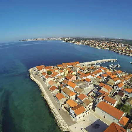 2 Bedroom In Διαμέρισμα *