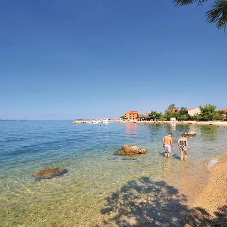 2 Bedroom In דירה ביבינייה